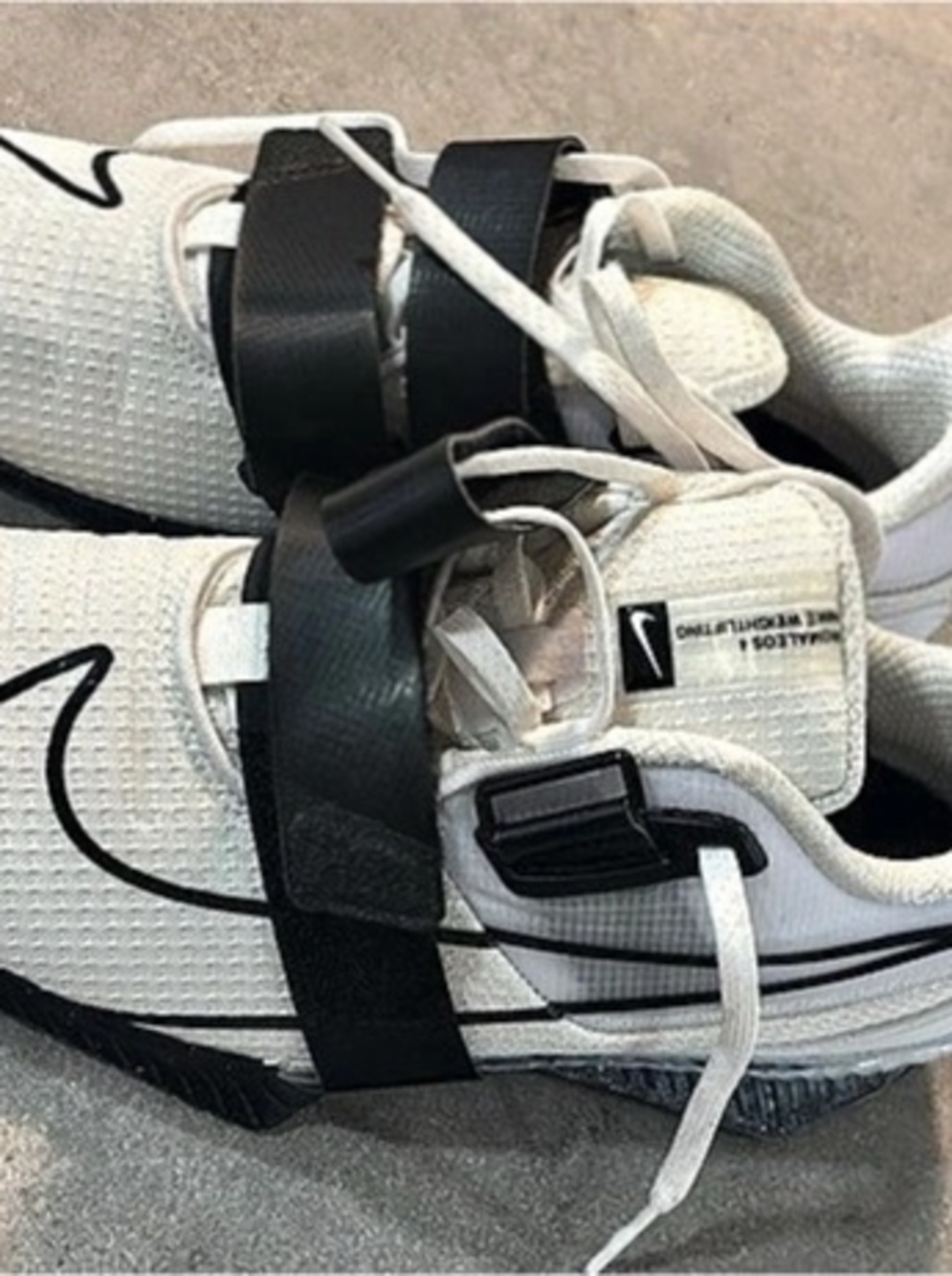 Nike Air Zoom Pegasus 34 White & Black Athletic Sneakers Like New
